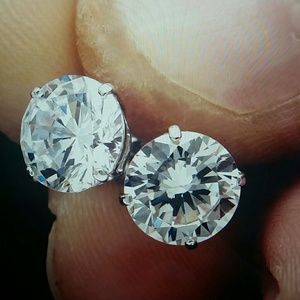 14K White Gold Solitaire Stud earrings 6mm